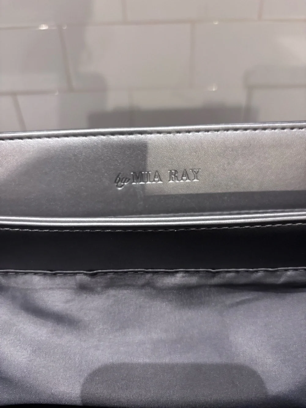 Glamaholics L Chain Flap Bag - Picture 11 of 14